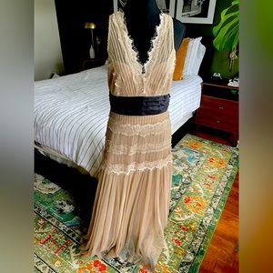 Zara floor length tulle dress with black waist and in size M